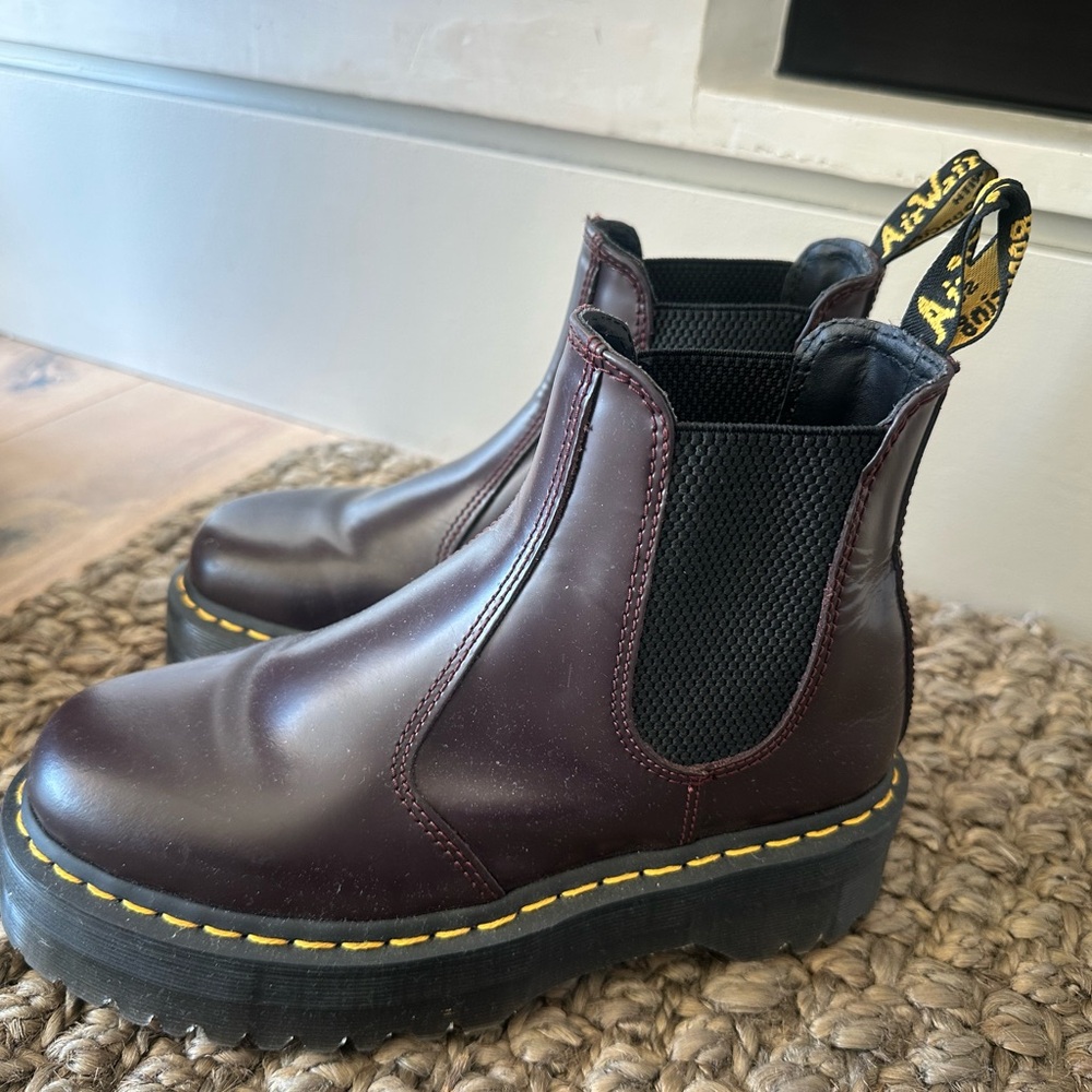 Dr. Martens Awesome Chelsea Boots - Picture 8 of 10